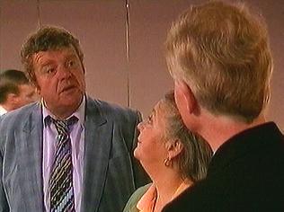  The Keeping Up Appearances Gallery on YCDTOTV.de   Path: www.YCDTOTV.de/kua_img/k31_582.jpg 