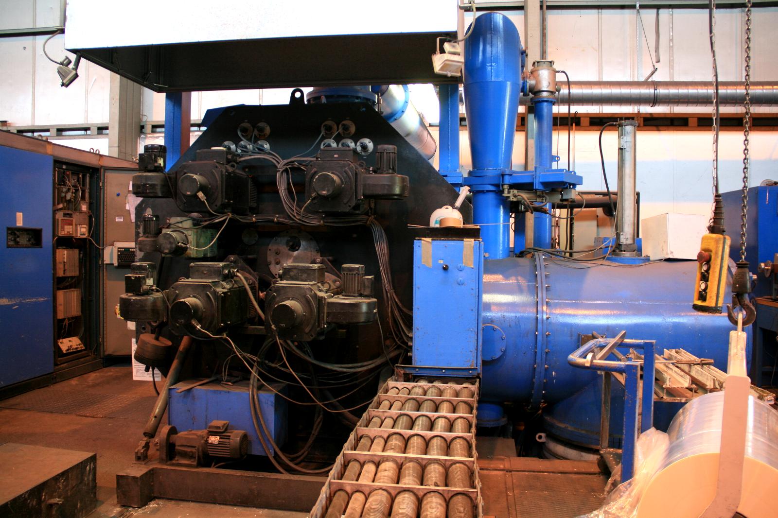 Bedampfungsanlage FOBA 800 im Betrieb